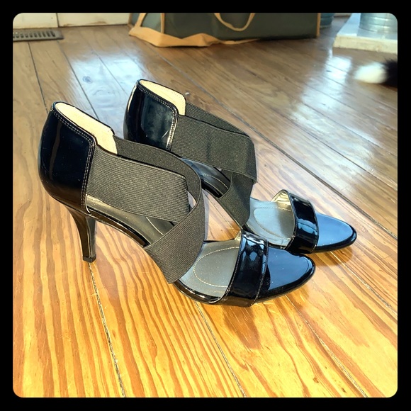 Black heels - Picture 1 of 3